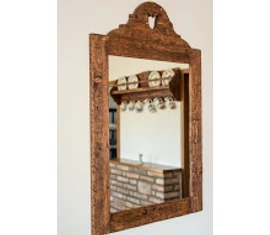 Rusztikus fenyőfa tükör