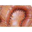 Kép 3/3 - Chesterfield bőrfotel tölgyfa lábbal - lavintagehome.hu