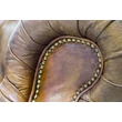 Kép 3/4 - Chesterfield bőr kanapé tölgyfa lábbal 240 cm - lavintagehome.hu