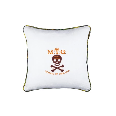 Ghost of the Sea design díszpárna hímzett - lavintagehome.hu